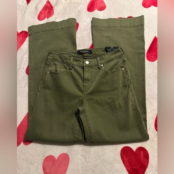 NEW Liverpool Los Angeles
Hannah Mid Rise Flare Leg Jeans in Spanish Olive - Picture 7 of 16